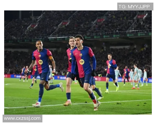 中超焦点战曼联与巴萨激战成平争议判罚引发全场热议