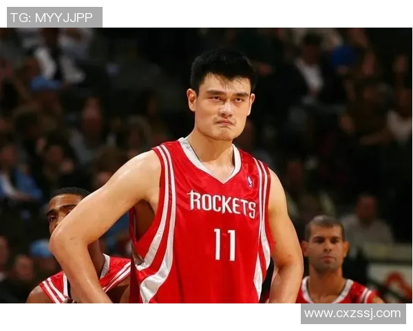 姚明学弟崭露头角篮球场上的新星引发关注与期待