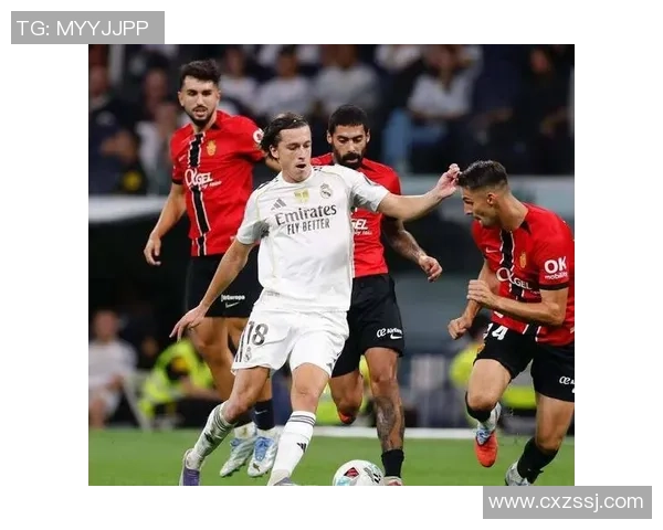 友谊赛曼联与本菲卡战平红牌事件引发全场热议与争议