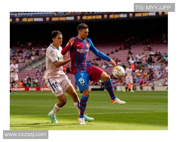 欧冠激战曼联与巴萨互交白卷补时进球引发全场狂欢点评